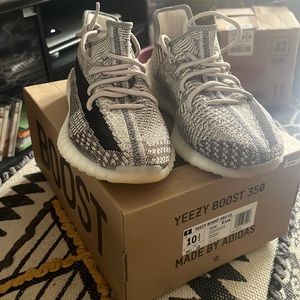 YEEZY BOOST 350 ZYON 10.5